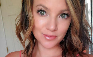 Mom-Of-Four Attacked By Spiders Biting Her Whole Body On Camping Trip, Now Fighting For Her Life In Hospital
