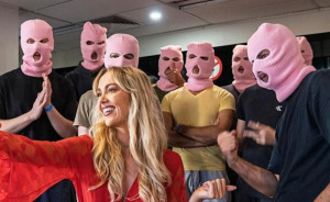 Adult Star Annie Knight Sparks Backlash With Her Next Move, A Year After The 583-Men Stunt Sent Her To The Hospital