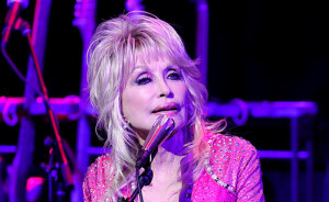 After Dolly Parton Loses Battle With Cancer, A Doctor Reveals The Three Symptoms Most People Dismiss