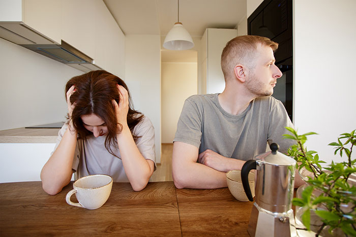 Man Reads A Secretly Written Post About Him And Can’t See The Problem So He Dumps His GF Man Reads A Secretly Written Post About Him And Can’t See The Problem So He Dumps His GF