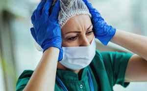 ER Nurse Runs Over A Karen's Foot Saving A Patient And Gets A Raise For It Instead Of Getting Fired