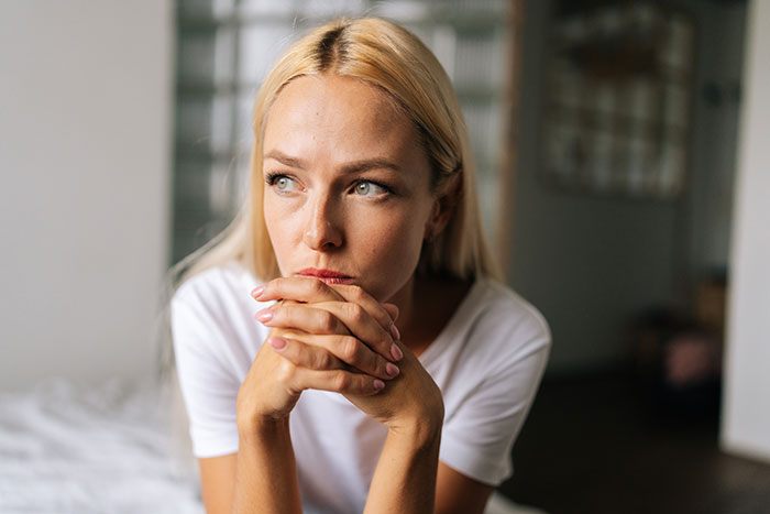 Guy Whines That GF Is Ignoring Him Even When She's Busy, Anxious GF Plots To Dump Him Secretly Guy Whines That GF Is Ignoring Him Even When She's Busy, Anxious GF Plots To Dump Him Secretly