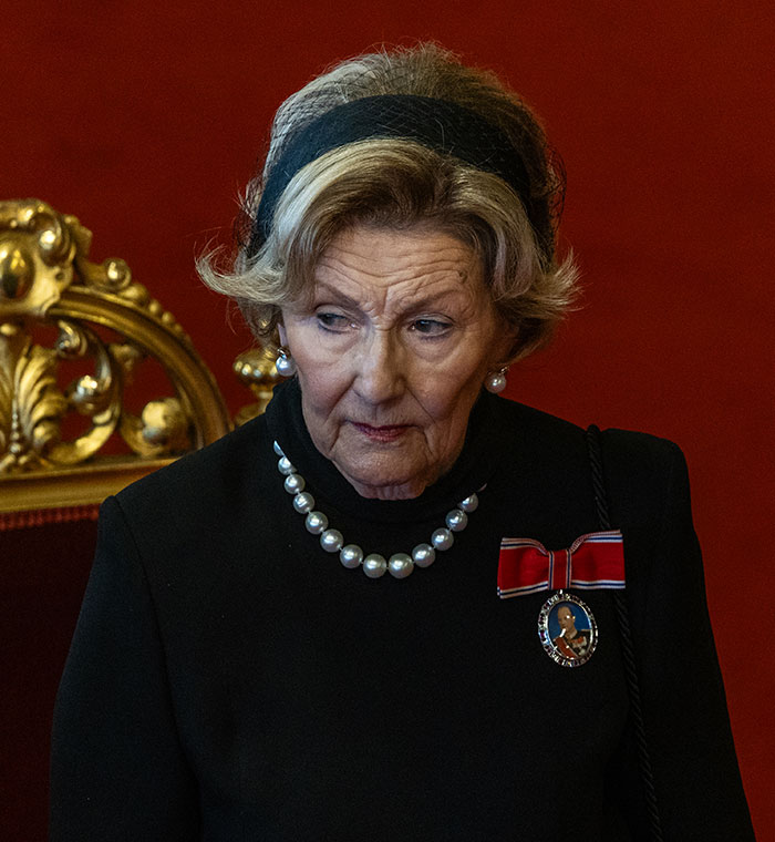Stepson Of Norway’s King Snubbed At Royal Funeral, Hit With Bishop’s Damning Glare Amid Horrific Allegations Stepson Of Norway’s King Snubbed At Royal Funeral, Hit With Bishop’s Damning Glare Amid Horrific Allegations