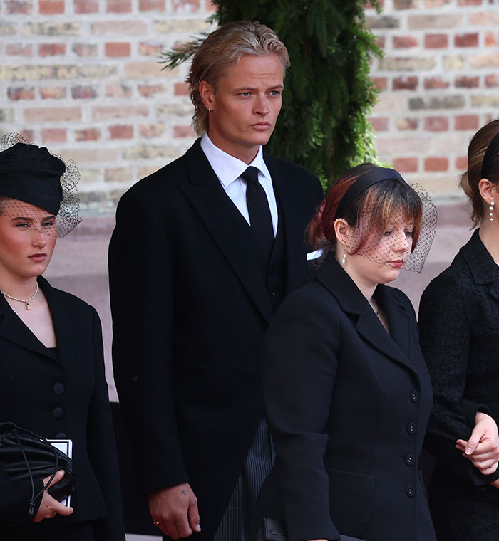 Stepson Of Norway’s King Snubbed At Royal Funeral, Hit With Bishop’s Damning Glare Amid Horrific Allegations Stepson Of Norway’s King Snubbed At Royal Funeral, Hit With Bishop’s Damning Glare Amid Horrific Allegations