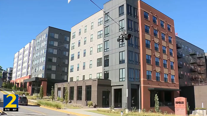 Modern apartment building where a UGA student fell from an 8th-floor window Modern apartment building where a UGA student fell from an 8th-floor window