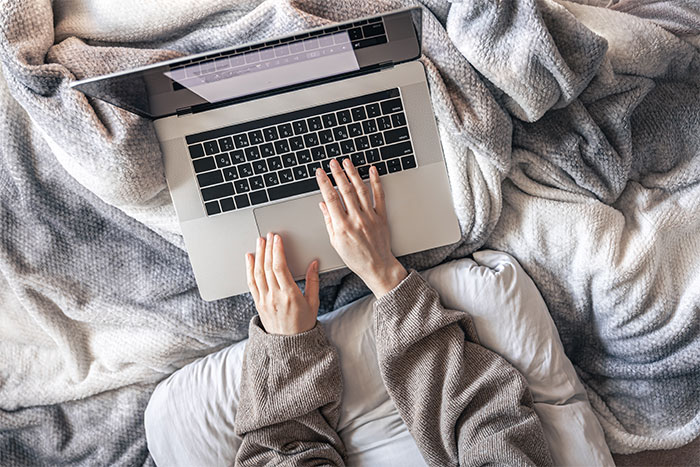 Online Stalker Freaks Out After Woman "Steals" Her Fictional Boyfriend Online Stalker Freaks Out After Woman "Steals" Her Fictional Boyfriend