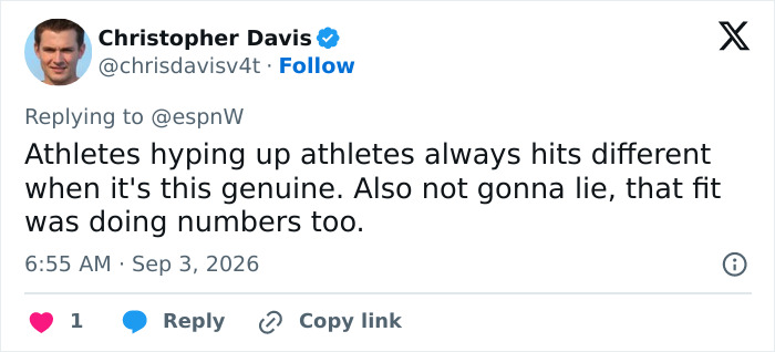 Christopher Davis's tweet praising the woman's genuine energy and outfit while dancing at US Open.