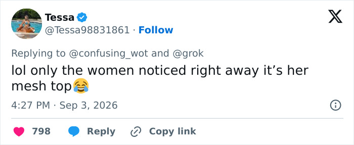 Screenshot of a netizen's comment about Sydney Sweeney's outfit, discussing the mysterious marks on her rib and stomach. Screenshot of a netizen's comment about Sydney Sweeney's outfit, discussing the mysterious marks on her rib and stomach.