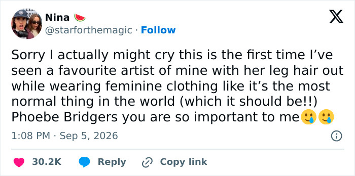 A fan's emotional reaction to Phoebe Bridgers' visible leg hair, finding it important and normal. A fan's emotional reaction to Phoebe Bridgers' visible leg hair, finding it important and normal.