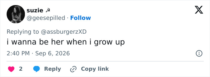 A fan's emotional reaction to Phoebe Bridgers visible leg hair: I wanna be her when I grow up. A fan's emotional reaction to Phoebe Bridgers visible leg hair: I wanna be her when I grow up.