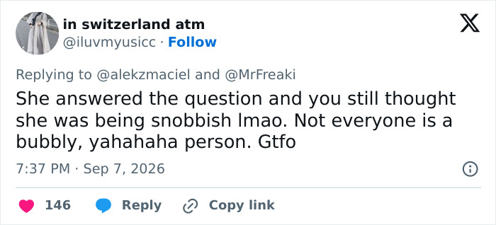 Actress red carpet response: A tweet by @iluvmyusiccc argues, 'She answered the question and you still thought she was being snobbish lamo.' Actress red carpet response: A tweet by @iluvmyusiccc argues, 'She answered the question and you still thought she was being snobbish lamo.'