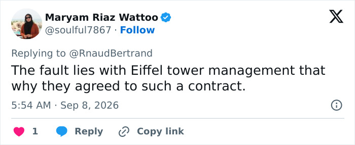 Tweet expressing outrage, blaming Eiffel Tower management for the controversy.