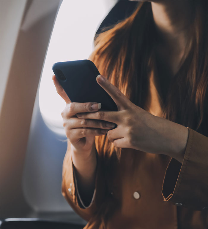 Woman Tries To Ignore Creepy Seatmate Who Won’t Shut Up, Until She Gets Moved And The Reason Surprises Her Woman Tries To Ignore Creepy Seatmate Who Won’t Shut Up, Until She Gets Moved And The Reason Surprises Her
