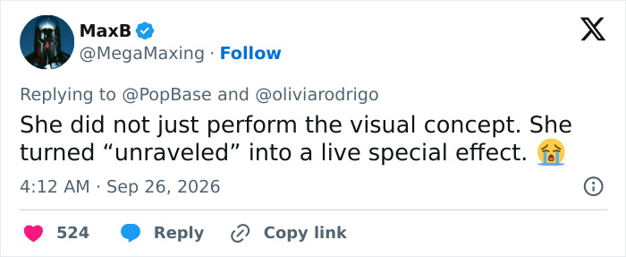 Screenshot of a tweet praising Olivia Rodrigo's live visual effects during tour Screenshot of a tweet praising Olivia Rodrigo's live visual effects during tour