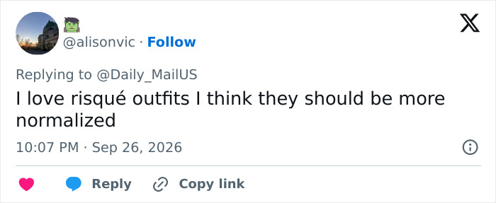 Tweet supporting normalization of risqu&eacute; outfits like Bianca Censori wears