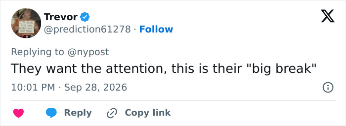 A tweet discussing attention seeking behavior regarding the viral blonde from Florida-Ole Miss game.