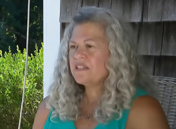 One of the women jurors from the Lindsay Clancy case, discussing arguments with male holdout. One of the women jurors from the Lindsay Clancy case, discussing arguments with male holdout.