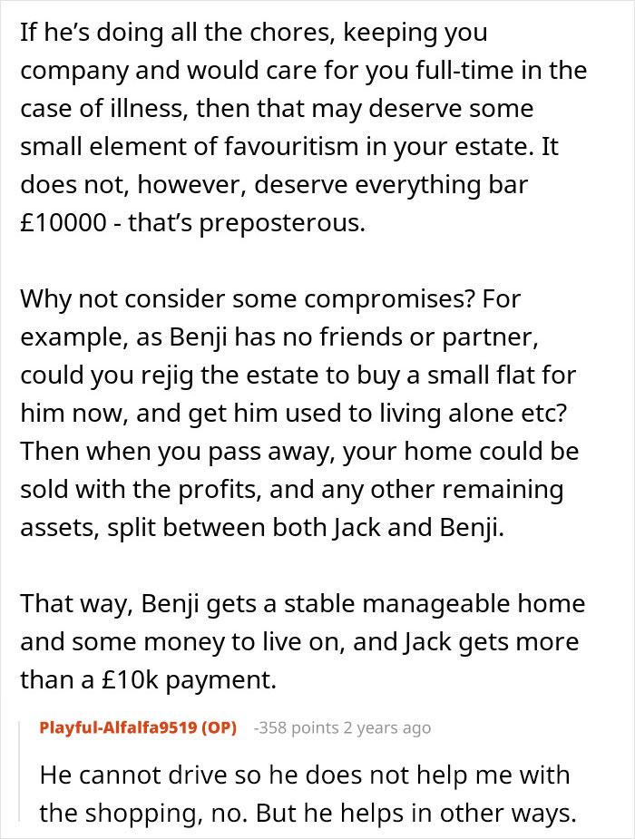 A screenshot of a Reddit comment suggesting compromise for an inheritance dispute between brothers. A screenshot of a Reddit comment suggesting compromise for an inheritance dispute between brothers.