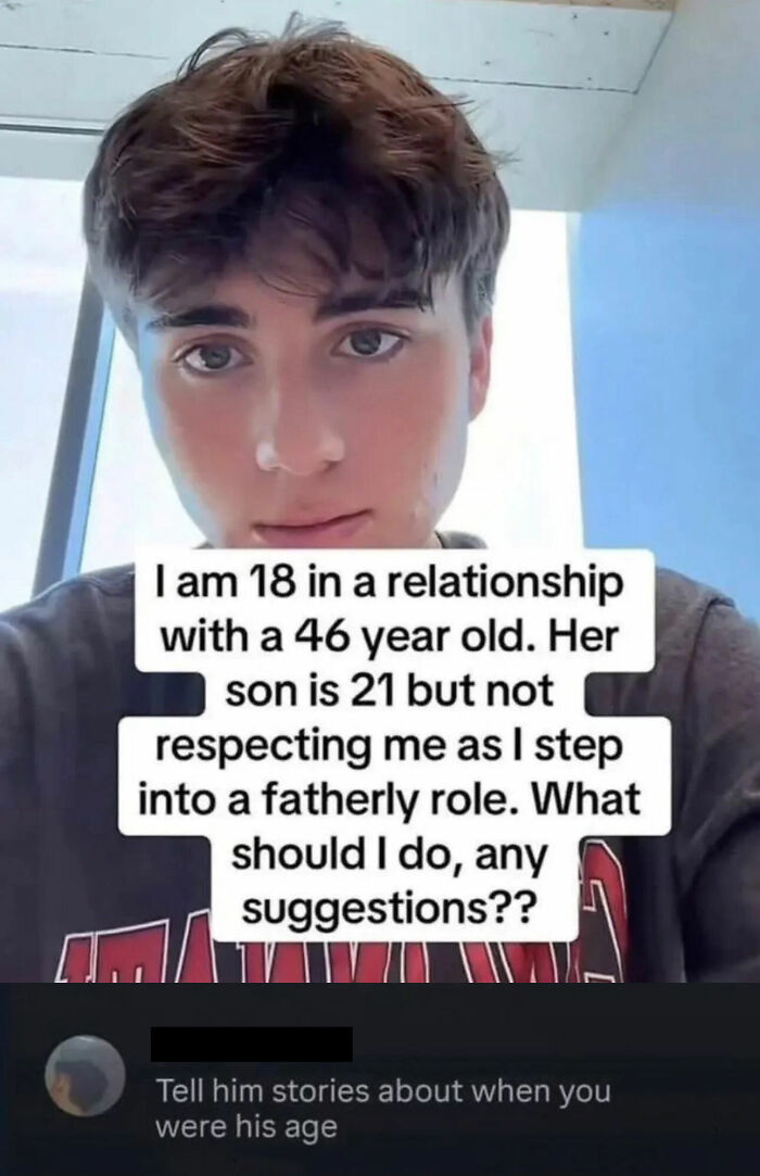 A young man asks for suggestions on his relationship with an older woman, showing perfect replies in comments.
