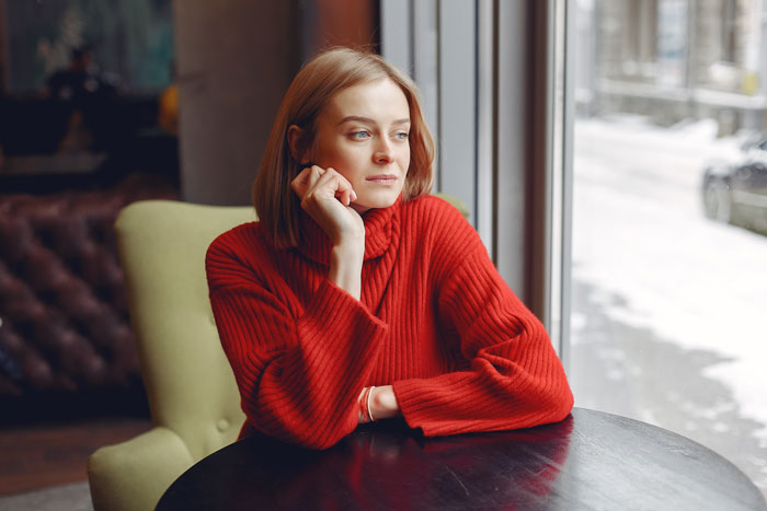 Woman Doesn't Want To Play "Big Happy Family," Demands Inheritance Be Divided Woman Doesn't Want To Play "Big Happy Family," Demands Inheritance Be Divided