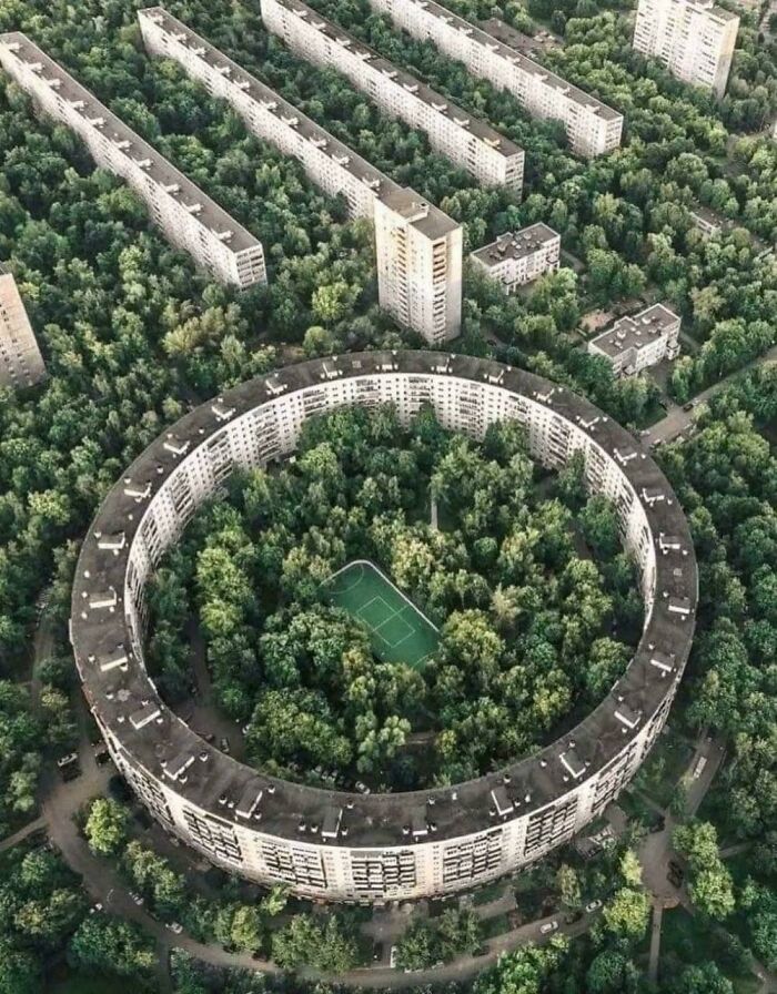 Meet The "Donut Houses": The Boldest Architectural Experiment Of The Ussr