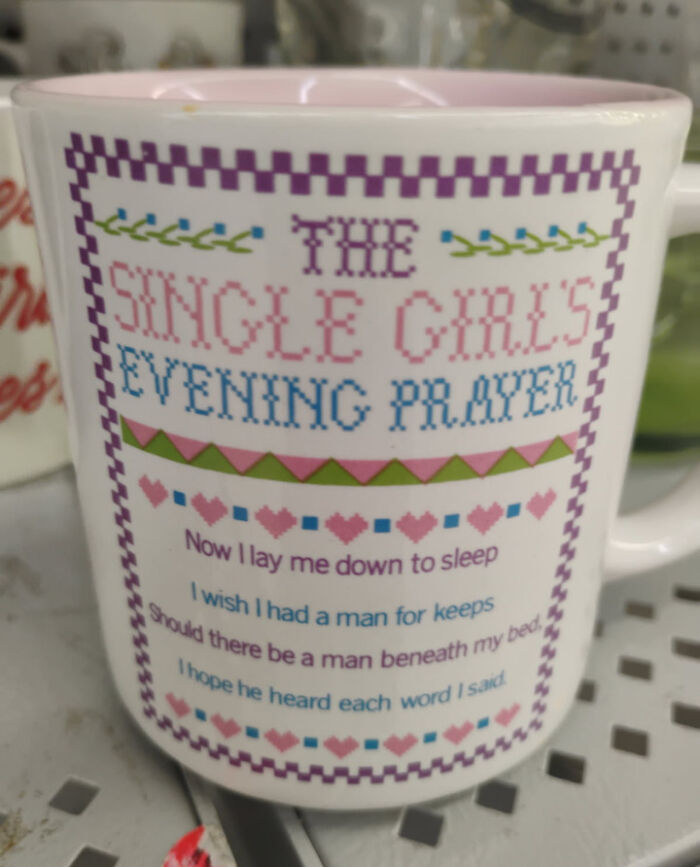 A humorous secondhand find: A mug with the text The Single Girl's Evening Prayer. A cursed treasure.