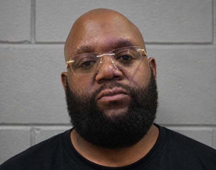 Mugshot of a Georgia man arrested for letting pigs loose in a police station, a chaotic good act.