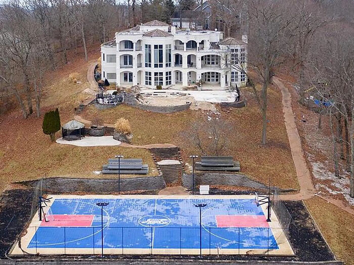 Nelly's Abandoned Mansion In Missouri That He Finally Sold In 2021
