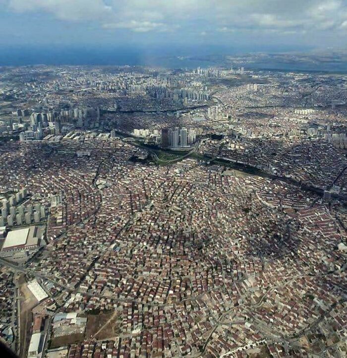 According To The Wccf, With A Public Green Space/Park Ratio Of 2.2% Of Its Total Urban Area, Istanbul Is The City With The Second-Least Green Space In The World, Ranking Just Behind Dubai