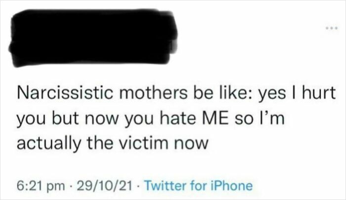 Tweet about narcissistic mothers claiming victimhood after hurting their children