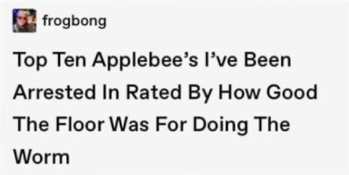 An internet post about being arrested at Applebees showcasing funny internet comments.