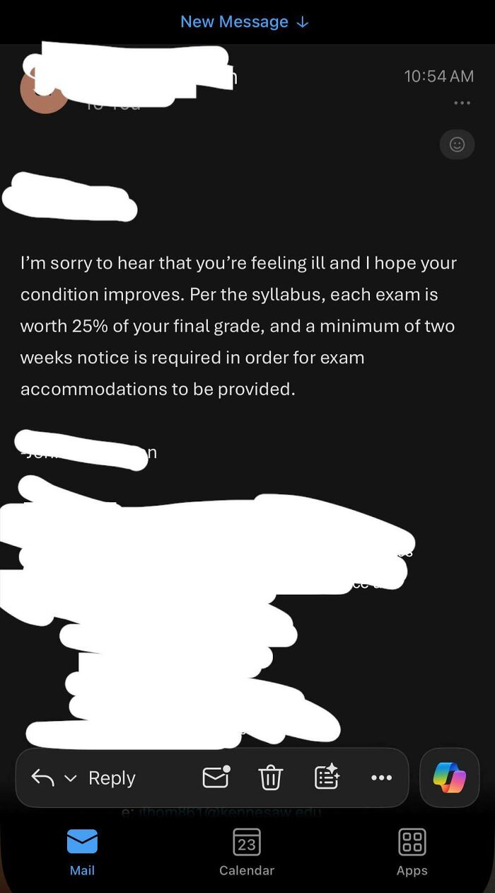 Syllabus policy email from teachers stating a minimum of two weeks notice is required for exam accommodations.