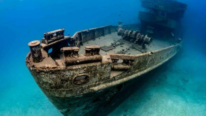 Sunken shipwreck discovered at the bottom of the ocean