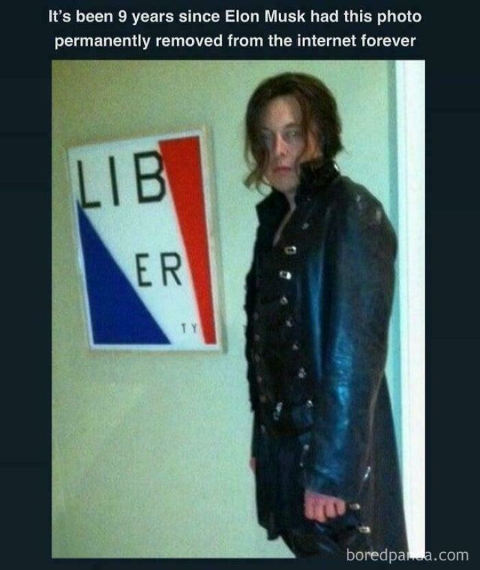 Moody, Dark And Smol Pp