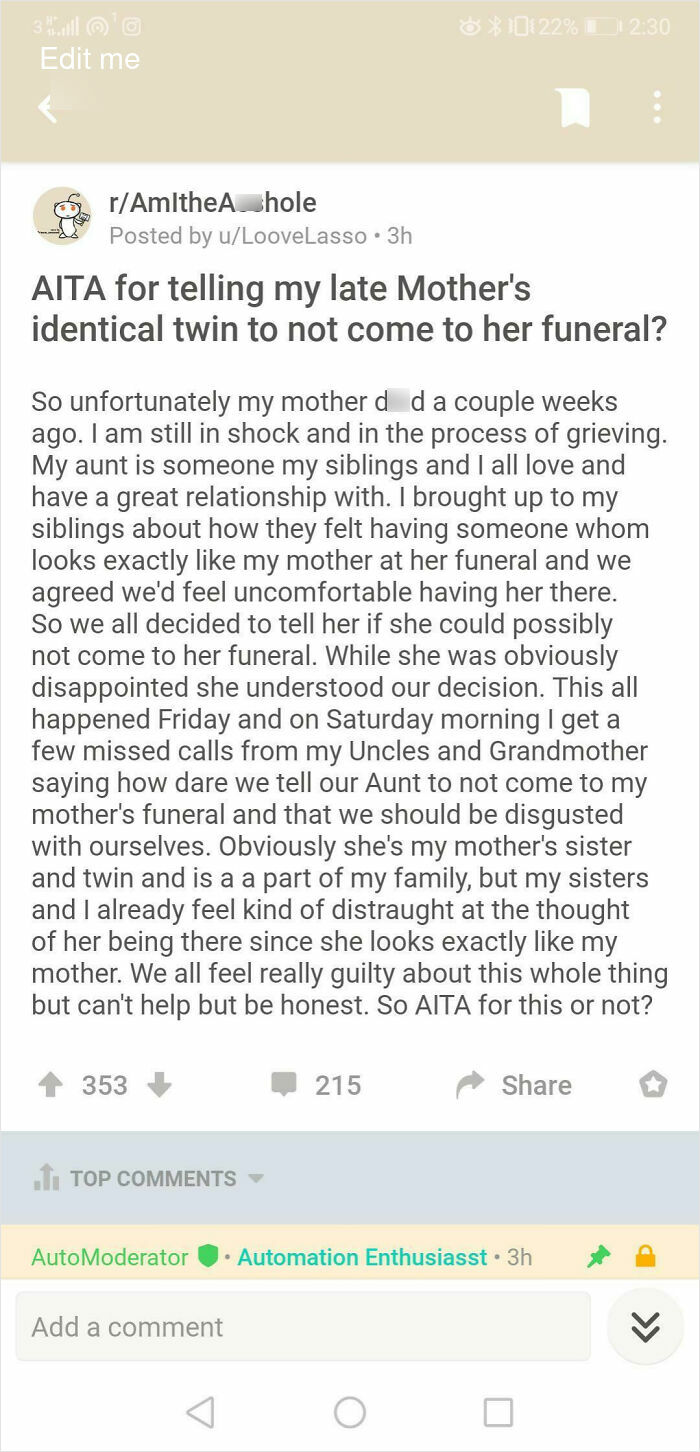 A Reddit post screenshot discussing entitled people who banned their mother’s identical twin from her funeral.