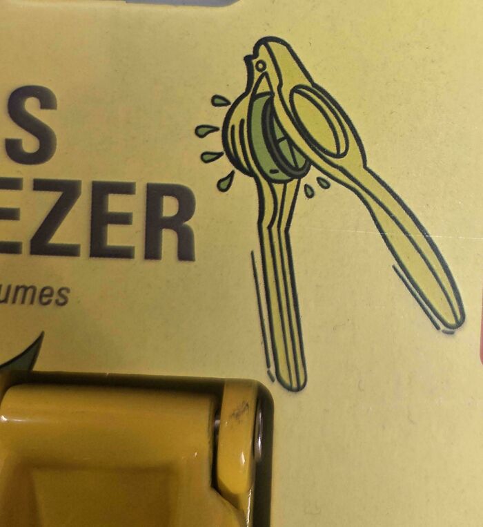 This Lemon Squeezer Packaging Demonstrates How To Use It Incorrectly
