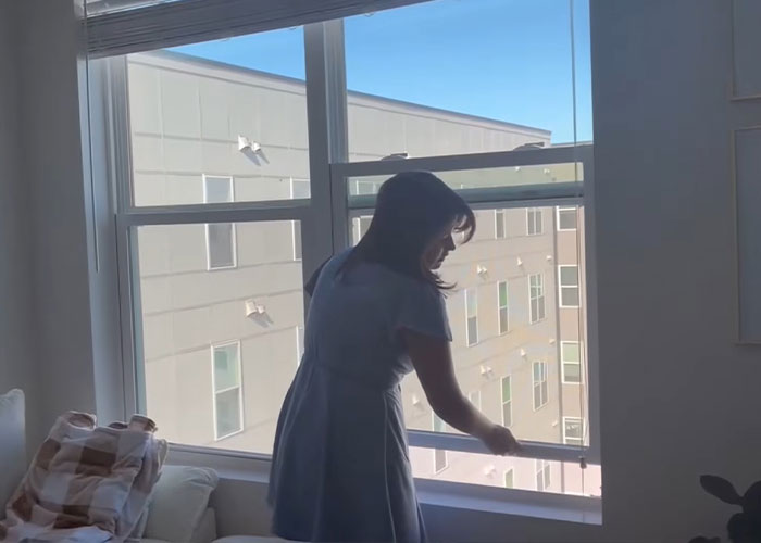 Student Fell 8 Stories From Apartment Window While Dancing, What Broke Her Fall Is Being Called A Miracle Student Fell 8 Stories From Apartment Window While Dancing, What Broke Her Fall Is Being Called A Miracle