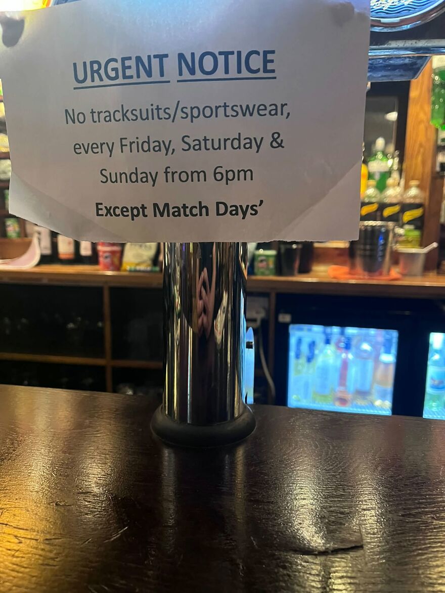 An urgent notice sign at a bar containing a minor punctuation grammar fail with a misplaced apostrophe