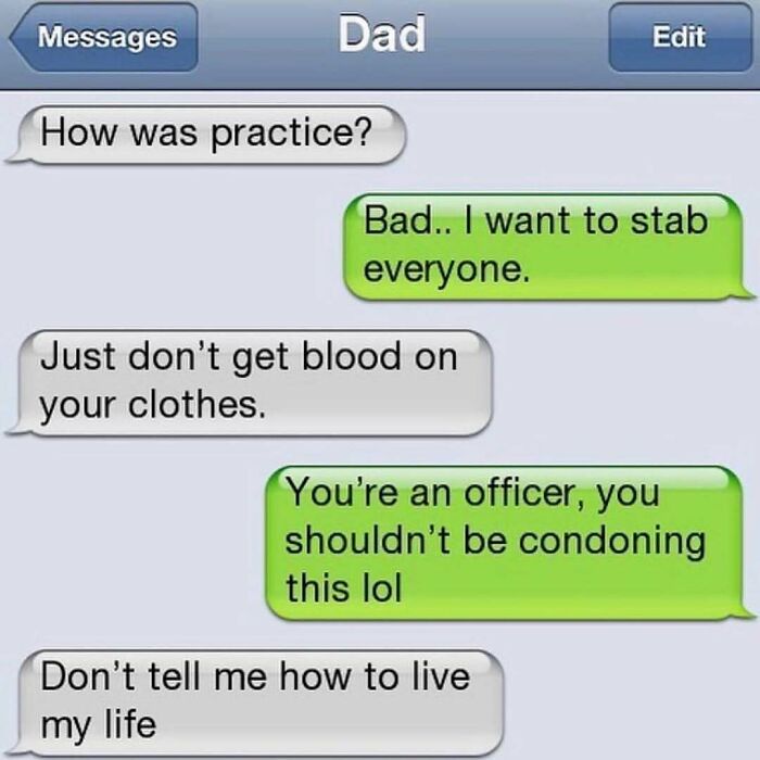 Savage text reply where dad warns about blood while child jokes about stabbing