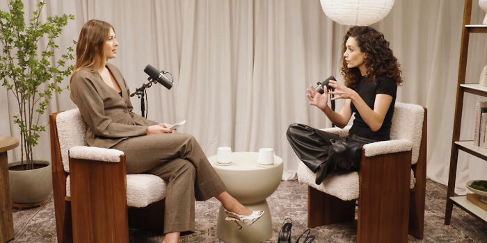 Emmy Rossum talking on a podcast about her role in Shameless Emmy Rossum talking on a podcast about her role in Shameless