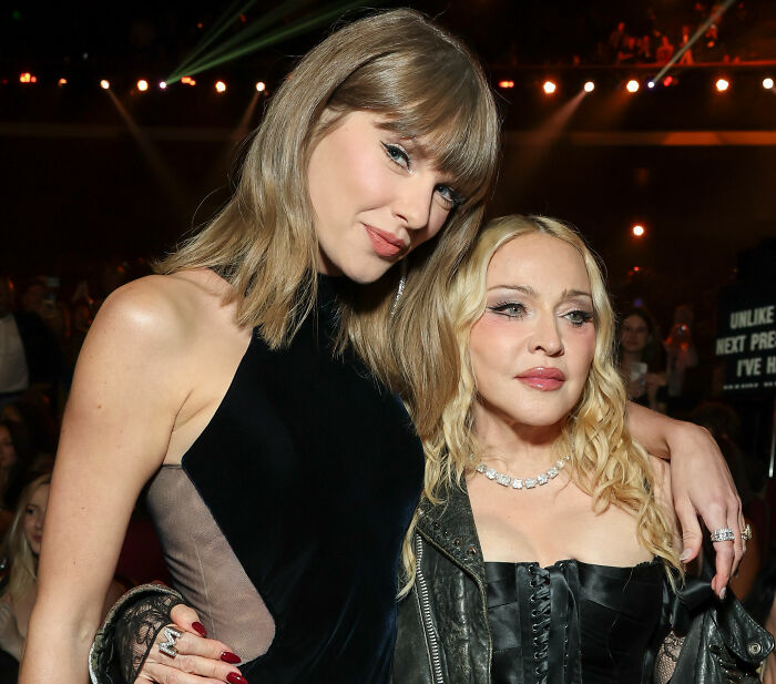Madonna and Taylor Swift pose together at VMAs event Madonna and Taylor Swift pose together at VMAs event