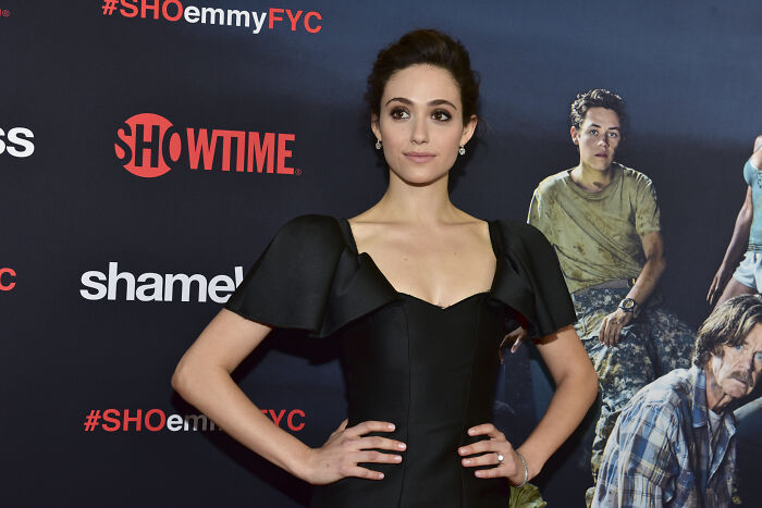 Emmy Rossum posing at a Shameless promotional event Emmy Rossum posing at a Shameless promotional event