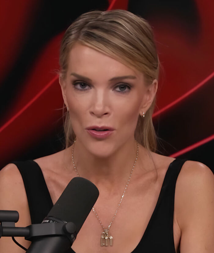Megyn Kelly discusses Mariska Hargitay's daughter and her Emmy dress.