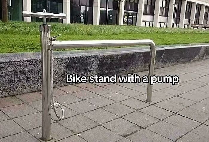 Bike stand integrated with a pump for easy tire inflation