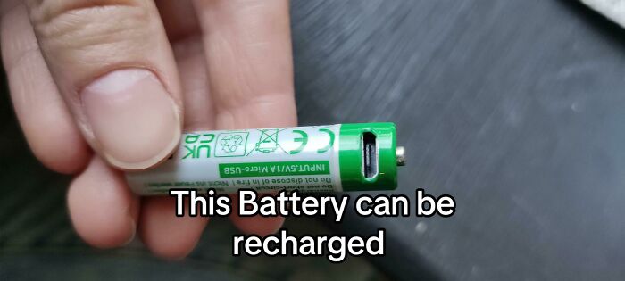 Rechargeable battery with built-in USB charging port