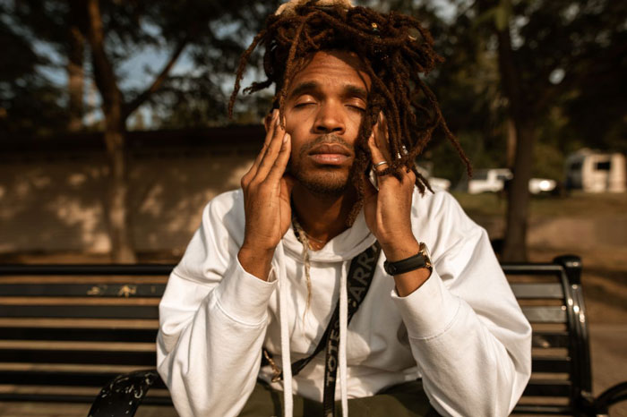 Neighbor Calls Black Man “Intimidating,” Then Posts His Photo And Warns Residents About Him Neighbor Calls Black Man “Intimidating,” Then Posts His Photo And Warns Residents About Him