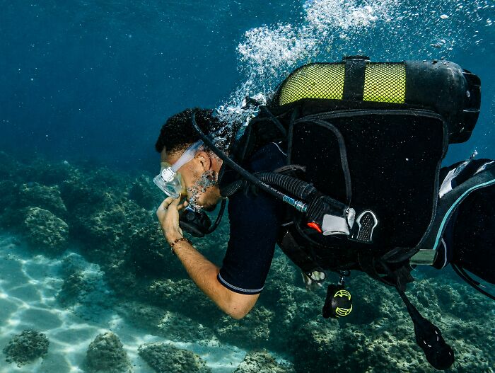 Isolated Tribe Can Swim Underwater For Long Hours, Which Has Developed A "New Mutant Gene" Isolated Tribe Can Swim Underwater For Long Hours, Which Has Developed A "New Mutant Gene"