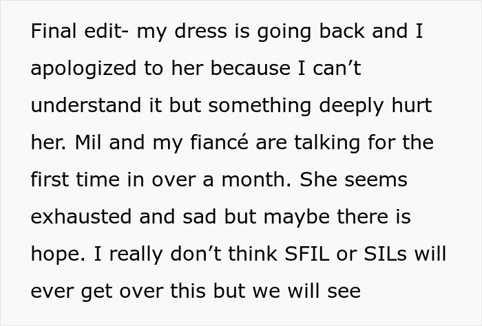 A screenshot of text detailing a bride's decision to return her wedding dress and the hope for reconciliation. A screenshot of text detailing a bride's decision to return her wedding dress and the hope for reconciliation.