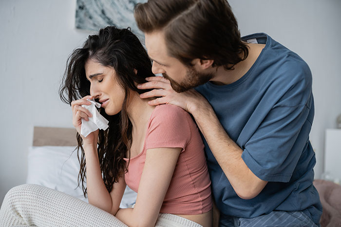 Woman Babysits On Weekends, Her Clueless BF Just Can't Figure Out Why She Keeps Ignoring Him Woman Babysits On Weekends, Her Clueless BF Just Can't Figure Out Why She Keeps Ignoring Him