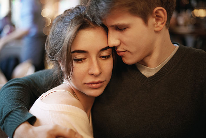 Woman Babysits On Weekends, Her Clueless BF Just Can't Figure Out Why She Keeps Ignoring Him Woman Babysits On Weekends, Her Clueless BF Just Can't Figure Out Why She Keeps Ignoring Him